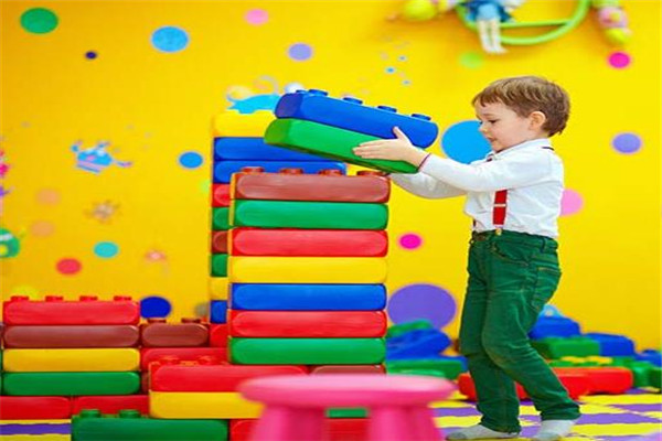 玩升嬰兒玩具 技術創(chuàng)新驅動下的銷售策略與發(fā)展前景